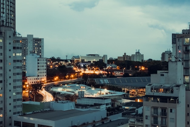 Luftaufnahme der Stadt Campinas Brasilien.