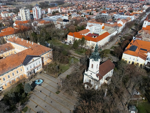 Luftaufnahme der Stadt Kikinda aus der Drohne Serbien Europa