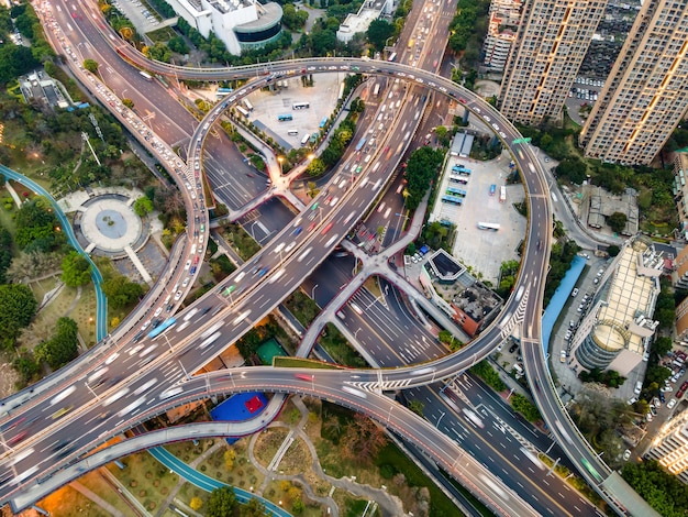 Luftaufnahme der städtischen Straßenüberführung in Fuzhou, China