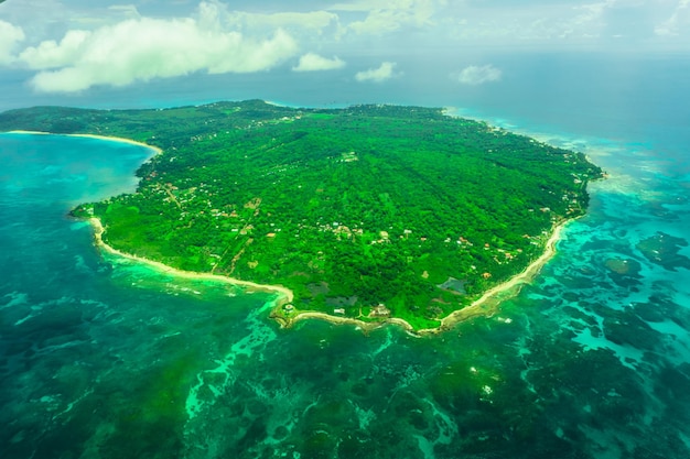 Luftaufnahme der tropischen Insel Corn Island Nicaragua