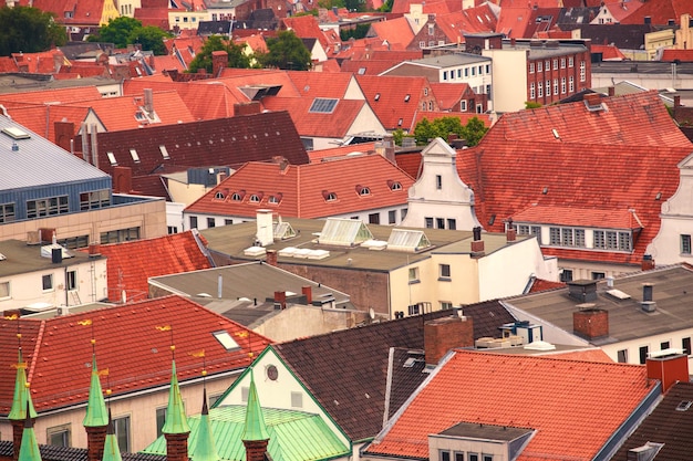 Luftaufnahme der Ziegeldächer der Altstadt Lübeck GermanyxA