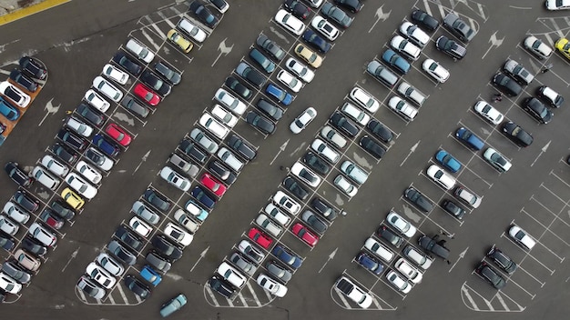 Luftaufnahme des Autoparkplatzes