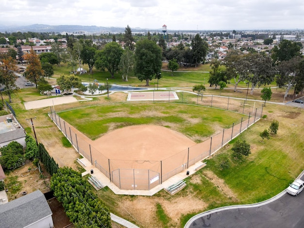 Luftaufnahme des Baseballfeldes im öffentlichen Park