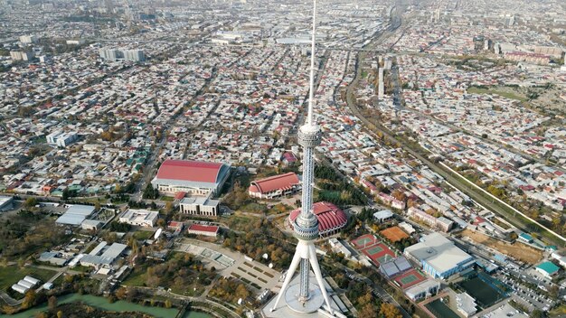 Luftaufnahme des Fernsehturms in der Stadt Taschkent, Usbekistan