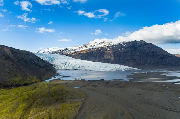 Luftaufnahme des Flaajokull-Gletschers im Vatnajokull-Nationalpark in Island