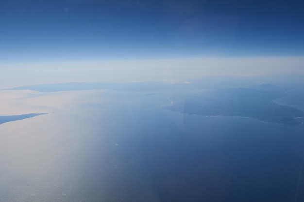 Foto luftaufnahme des meeres gegen den himmel