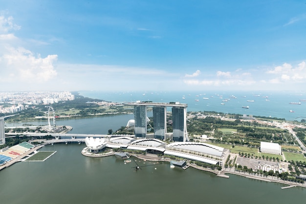 Luftaufnahme des Singapur-Geschäftsgebiets und der Stadt am Nachmittag in Singapur, Asien.