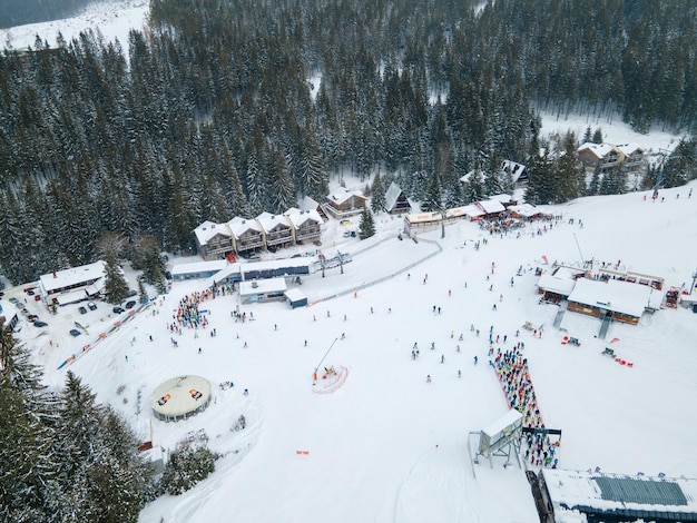 Luftaufnahme des Skigebiets Jasna zum Sessellift