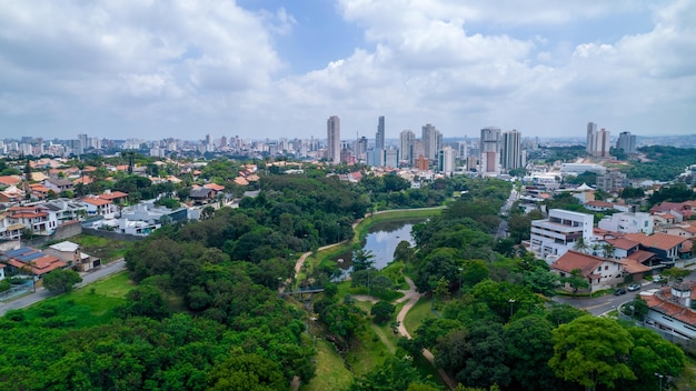 Luftaufnahme des Stadtteils Campolim in Sorocaba, Brasilien