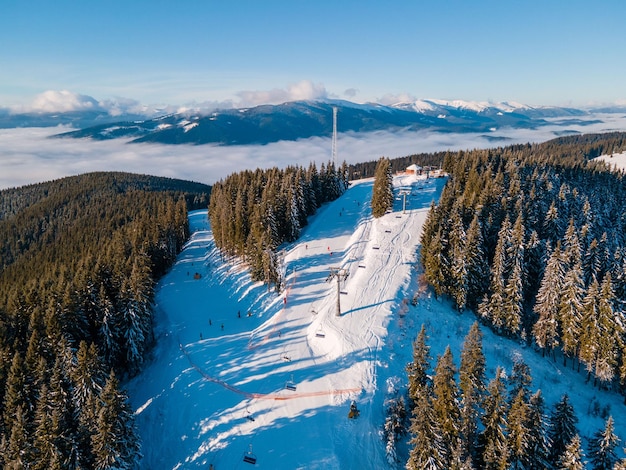 Luftaufnahme des ukrainischen Skigebiets