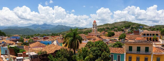 Luftaufnahme einer kleinen touristischen kubanischen Stadt Trinidad