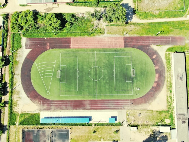 Luftaufnahme eines leeren Fußballfeldes