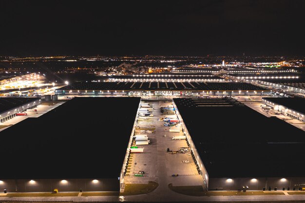 Foto luftaufnahme eines logistikparks mit lager ein großes netzwerk von logistiklagern für die sortierung von waren und den weiterversand