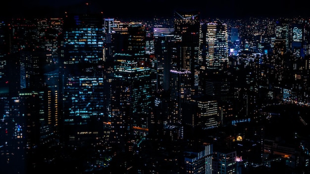 Luftaufnahme über die Skyline der Stadt und Bürogebäude Wolkenkratzer Innenstadt von Tokio am Abend in Japan Asien Tourismus und modernes Stadtleben bei Nacht