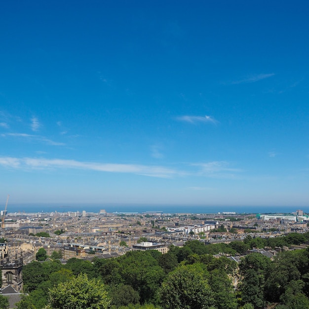 Luftaufnahme von Edinburgh vom Calton Hill