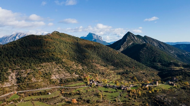 Luftaufnahme von einer Drohne über das Tal des Caon de Aisclo im Ordesa y Monte Perdido Natur