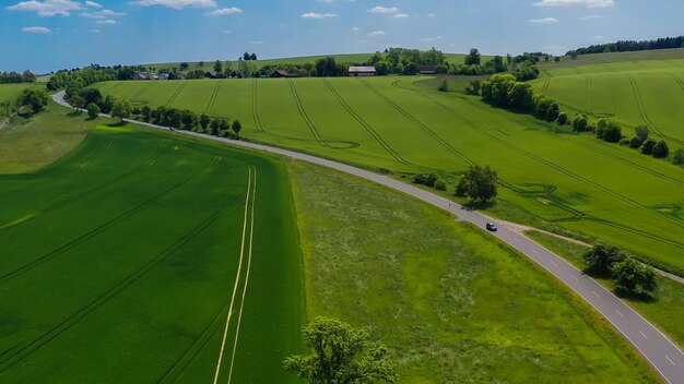 Foto luftaufnahme von gelben rapsfeldern auf deutscher landschaft mit drohnen