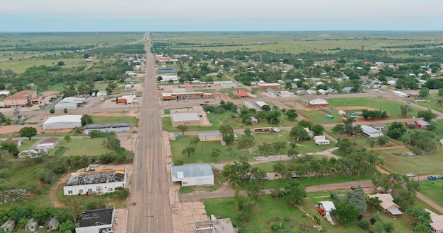 Luftaufnahme von oben Panoramalandschaft Clinton Oklahoma Landhäuser Kleinstadt in Amerika