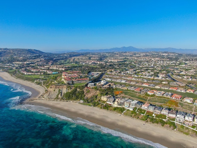 Luftaufnahme von Salt Creek und Monarch Beach Küste Kleine Nachbarschaft in Orange County