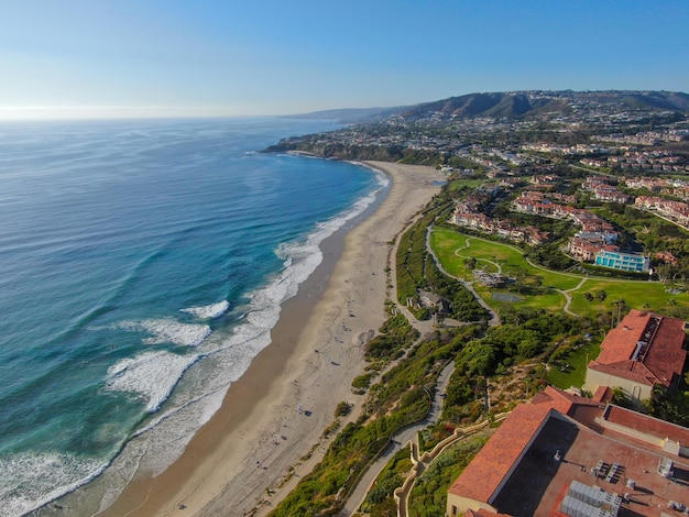 Luftaufnahme von Salt Creek und Monarch Beach Küste Kleine Nachbarschaft in Orange County