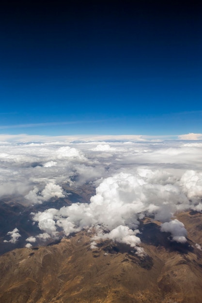 Luftaufnahme Wolken über den Anden in Cusco Peru