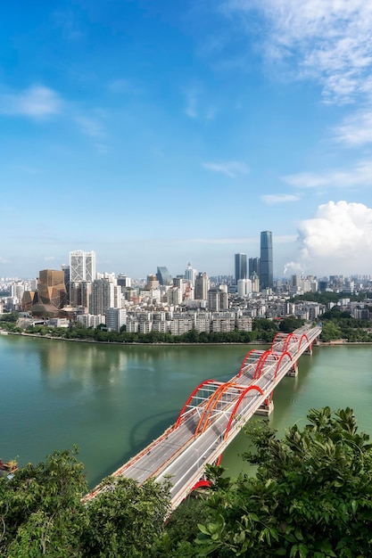 Luftaufnahmen guangxi liuzhou stadt moderne architektur landschaft skyline