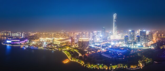 Luftaufnahmen von Suzhou Jinji Lake CBD Stadtarchitektur Nachtansicht