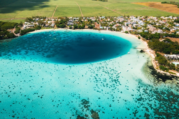 Luftbild der Ostküste der Insel Mauritius