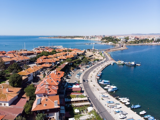 Luftbild der schönen Stadt Nessebar im Sonnenstrand von Bulgarien