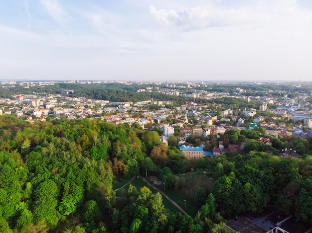 Luftbild der Stadt auf Sonnenlicht weiches Licht