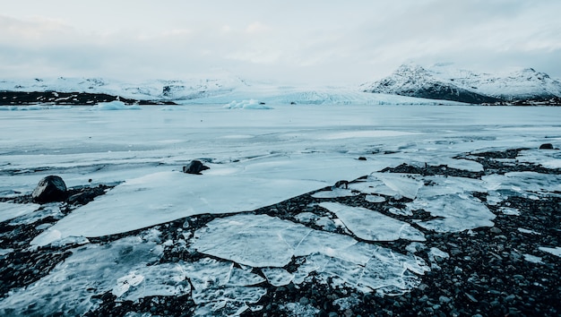 Luftbild-Drohne-Ansicht Gletscher-Island Slheimajkull Schmelzendes Eis Klimawandel und globale Erwärmung Con