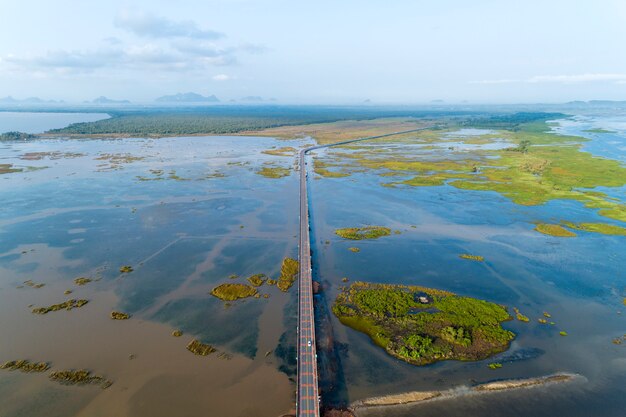 Luftbild Drohne Schuss der Brücke