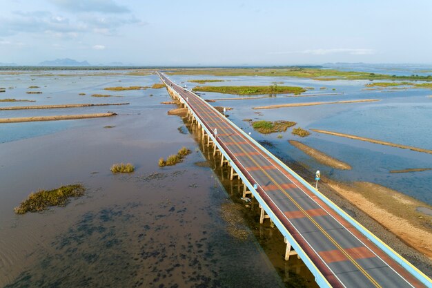 Luftbild Drohne Schuss der Brücke