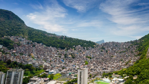 Luftbild einer Favela Rocinha in Sao Conrado Rio de Janeiro Brasilien mit rund 70000 Einwohnern