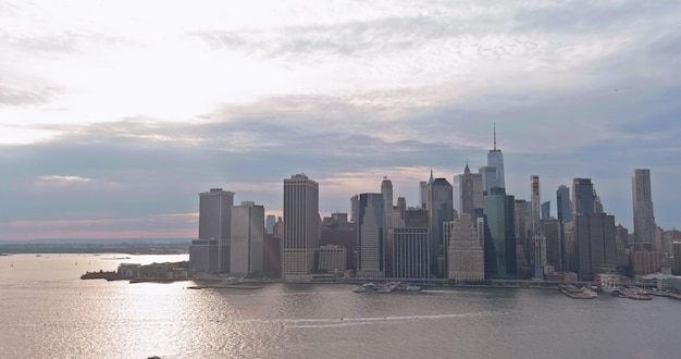 Luftbild über die Skyline von Manhattan Blick auf den Hudson River New York City