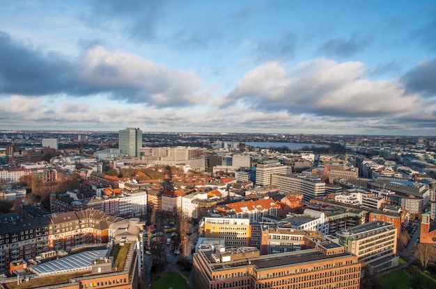 Luftbild über die Stadt Hamburg in Deutschland