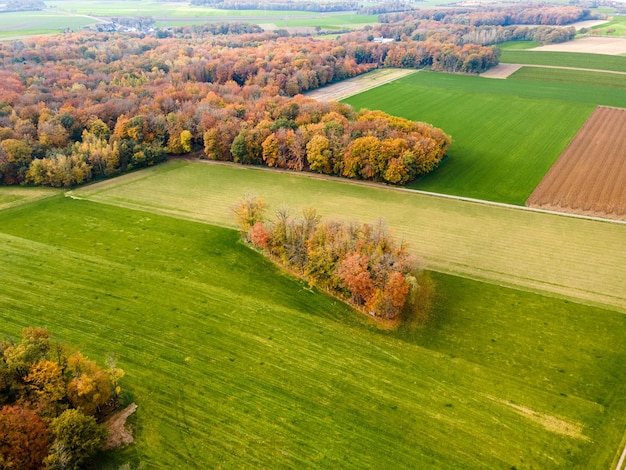 Luftbild von Ackerland-Farmfeldern