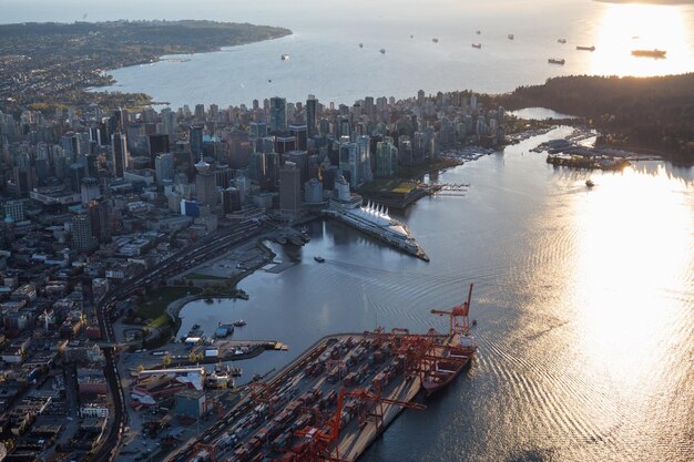 Luftbild von Vancouver Downtown Modernes Stadtbild an der Westküste