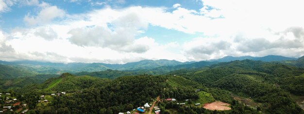 Luftbilder Ein kleines Dorf im Dschungel von Chiang Mai