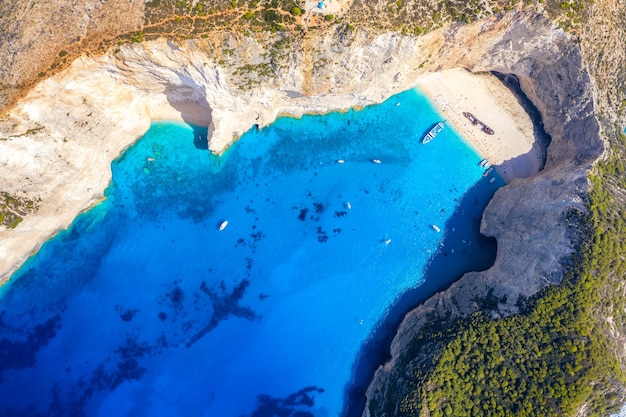 Luftdrohnenansicht des berühmten Shipwreck Navagio Beach auf der Insel Zakynthos Griechenland Griechenland ikonisches Urlaubsbild