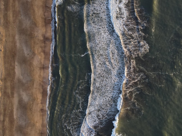 Luftdrohnenansicht des Strandes