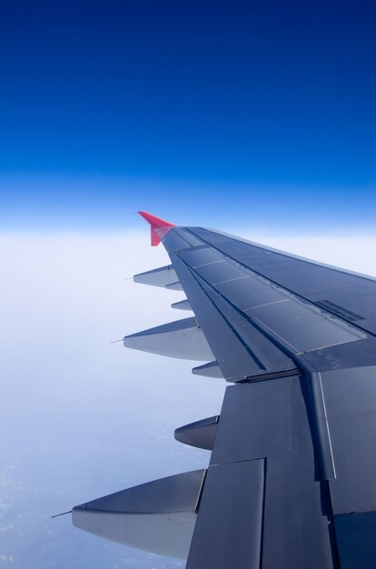 Lufthimmel und Wolkenhintergrund