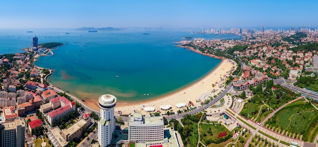 Luftpanorama der Bucht von Qingdao Huiquan