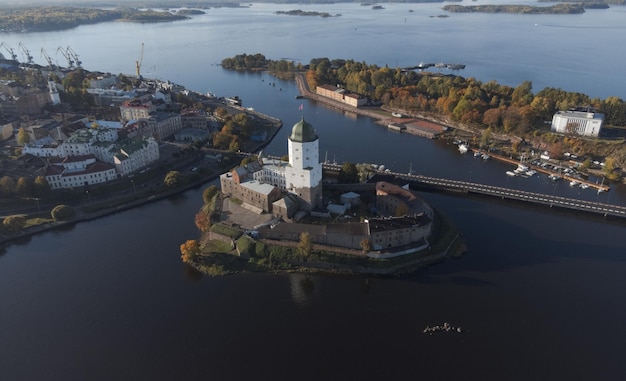 Luftpanorama des historischen Zentrums von Wyborg Wassergebiet der Bucht von Wyborg