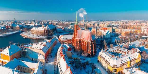 Luftpanorama von Breslau am Wintermorgen