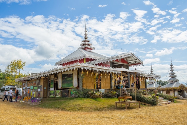 Lugar de culto de Su Tong Pe na província Tailândia de Mae Hong Son.