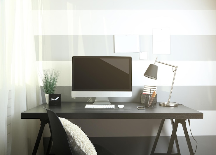 Foto lugar de trabalho confortável com computador moderno