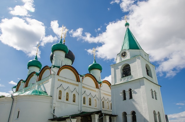 Foto lugar sagrado de los cristianos ortodoxos: monasterio de la ascensión pechersky en nizhny novgorod