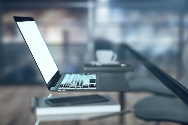 Lugar de trabajo con portátil y teléfono inteligente