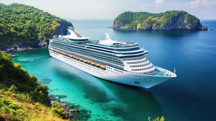 Un lujoso crucero en aguas turquesas cerca de islas tropicales Colinas verdes exuberantes rodean una bahía tranquila y clara